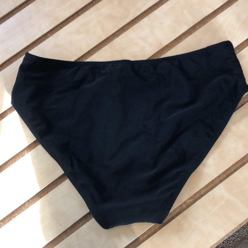 Yonique New with tags, swimsuit bottom, size Large - Picture 2 of 7